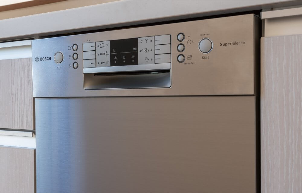 大容量設計や強力な洗浄力、静音性や節水機能が特長の「BOSCH」の食洗機を導入。